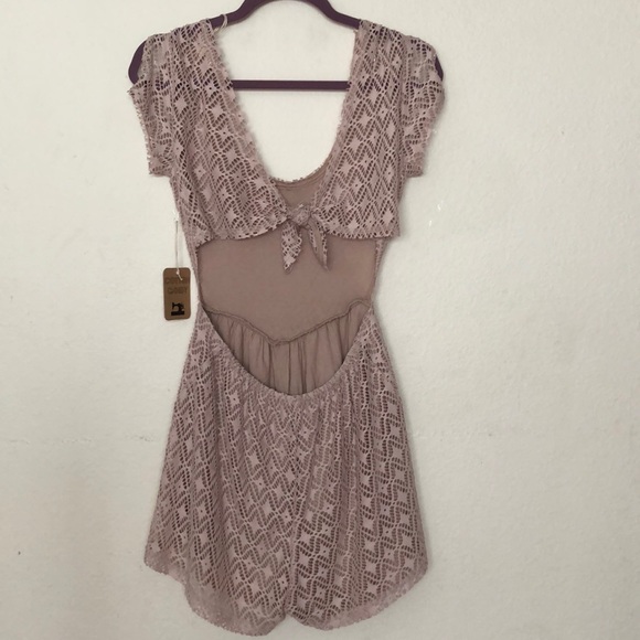 Lace romper - Picture 2 of 7